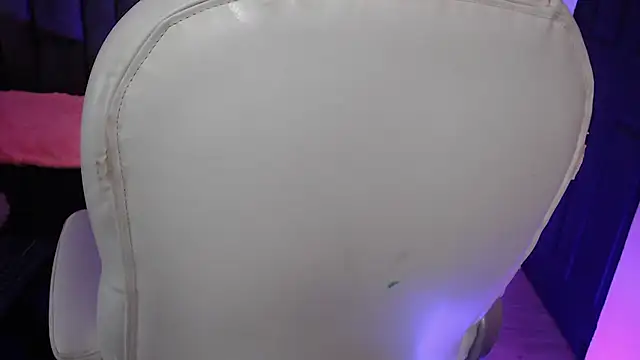 Christaly  online show from 09.23.25