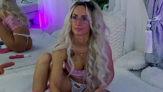 IsabelleEthan online show from 01.08.26