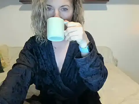 Snapshot of Jadore_able chatting on 01.12.25 Jadore able online show from 01.12.25