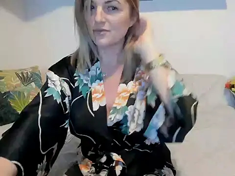 Snapshot of Jadore_able chatting on 02.15.25 Jadore able online show from 02.15.25