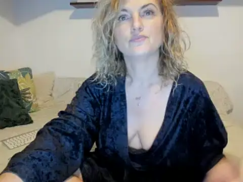 Snapshot of Jadore_able chatting on 03.12.25 Jadore able online show from 03.12.25