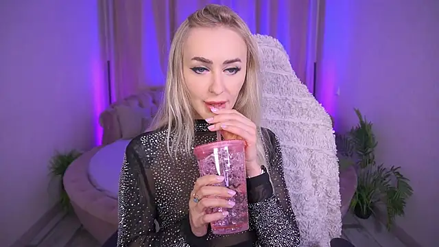 GraceCandy online show from 11.23.25