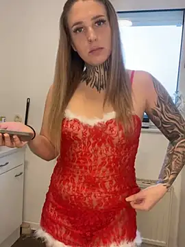 Snapshot of joanaelaa chatting on 12.14.24 joanaelaa online show from 12.14.24