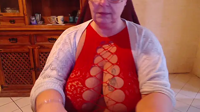 MISS LINDAH online show from 02.13.26