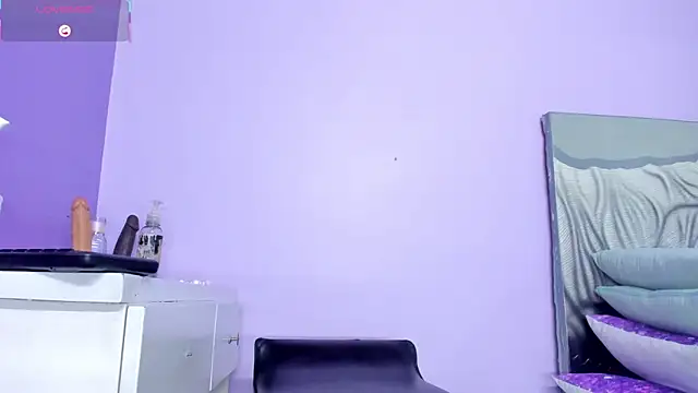 Snapshot of Angel_Avni chatting on 10.06.25 Angel Avni online show from 10.06.25