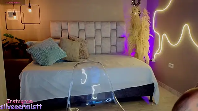 Snapshot of pamela_reyes_ chatting on 10.11.25 pamela reyes  online show from 10.11.25