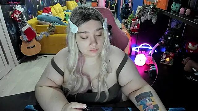Softie Sofy online show from 12.24.24