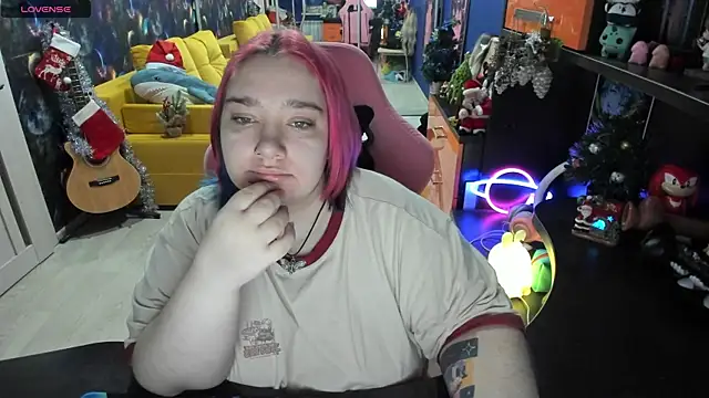 Softie Sofy online show from 12.25.24