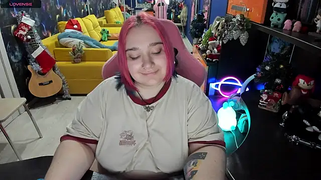 Softie Sofy online show from 12.25.24