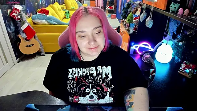 Softie Sofy online show from 12.31.24