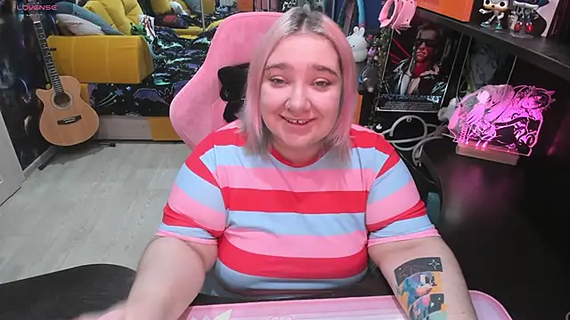 Softie Sofy online show from 09.25.25