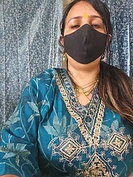 cute-tanvi online show from 02.22.25