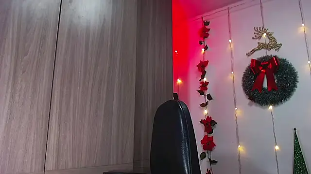 Snapshot of Kenisha_Sweet chatting on 12.11.24 Kenisha Sweet online show from 12.11.24