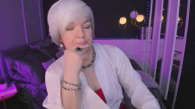 Snapshot of CarmenSoft chatting on 05.06.26 CarmenSoft online show from 05.06.26