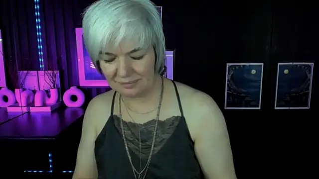 Snapshot of CarmenSoft chatting on 05.18.26 CarmenSoft online show from 05.18.26