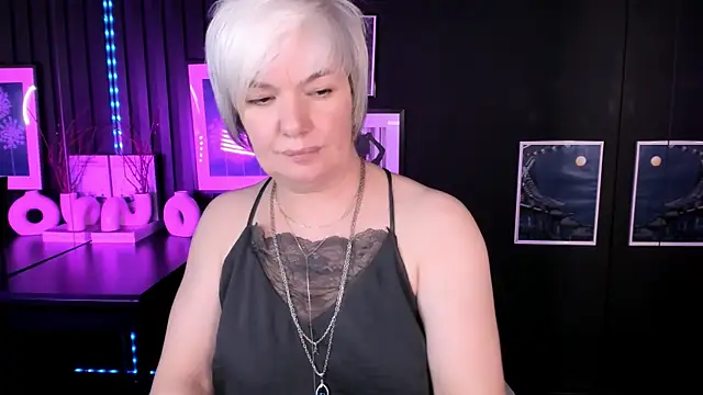 Snapshot of CarmenSoft chatting on 05.19.26 CarmenSoft online show from 05.19.26