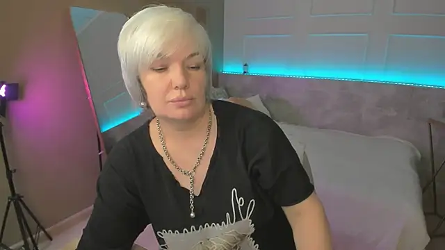 Snapshot of CarmenSoft chatting on 06.02.26 CarmenSoft online show from 06.02.26