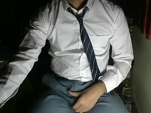 aloneboy1996 online show from 12.18.25