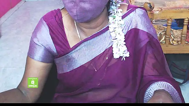 Snapshot of Novapol chatting on 11.30.25 Novapol online show from 11.30.25