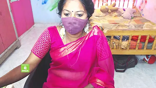 Snapshot of Novapol chatting on 12.05.25 Novapol online show from 12.05.25