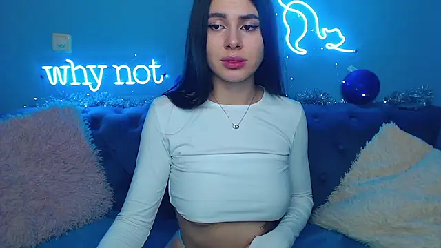 Snapshot of ViollinaLove chatting on 12.22.24 ViollinaLove online show from 12.22.24