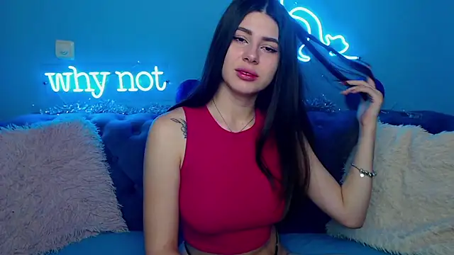 Snapshot of ViollinaLove chatting on 12.29.24 ViollinaLove online show from 12.29.24