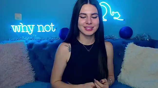 Snapshot of ViollinaLove chatting on 01.05.25 ViollinaLove online show from 01.05.25