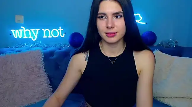 Snapshot of ViollinaLove chatting on 01.05.25 ViollinaLove online show from 01.05.25