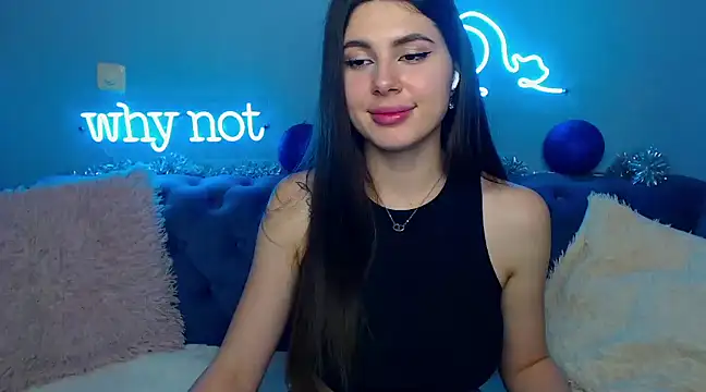 Snapshot of ViollinaLove chatting on 01.10.25 ViollinaLove online show from 01.10.25