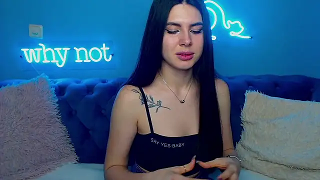 Snapshot of ViollinaLove chatting on 01.14.25 ViollinaLove online show from 01.14.25