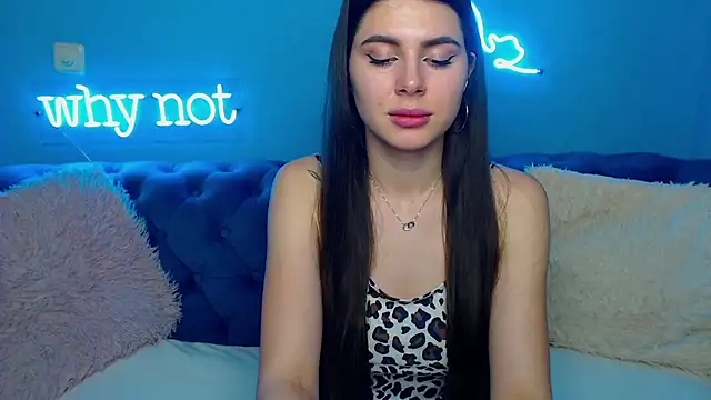 Snapshot of ViollinaLove chatting on 01.18.25 ViollinaLove online show from 01.18.25