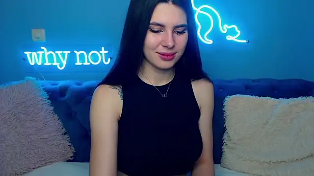 Snapshot of ViollinaLove chatting on 02.01.25 ViollinaLove online show from 02.01.25