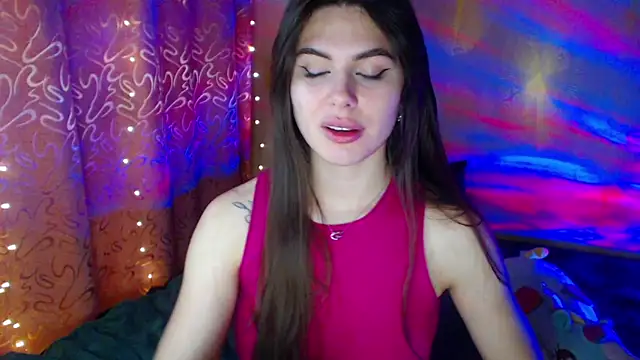 Snapshot of ViollinaLove chatting on 02.11.25 ViollinaLove online show from 02.11.25