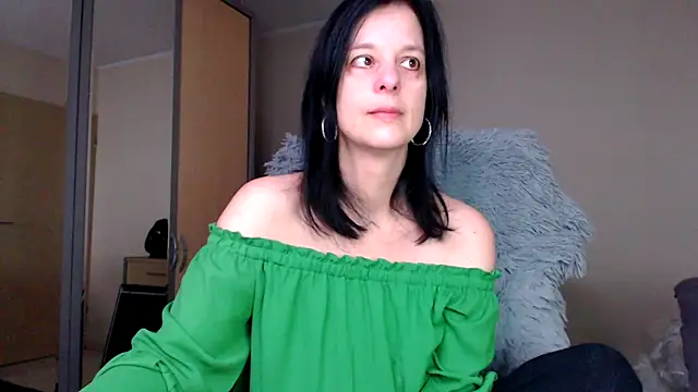 Snapshot of _Sweetlonglips_ chatting on 02.06.25 Sweetlonglips online show from 02.06.25