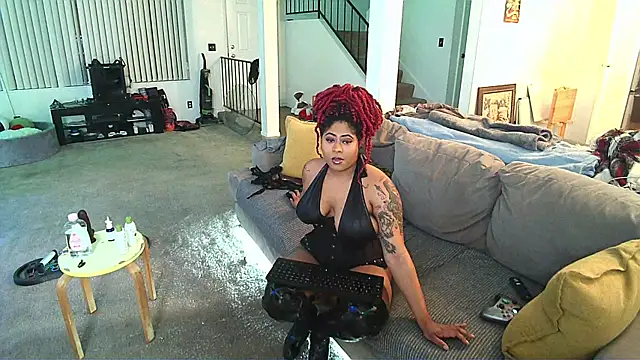 Snapshot of MeleiMarvelous chatting on 12.15.24 MeleiMarvelous online show from 12.15.24