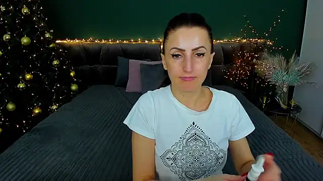 Rebecca Diamond online show from 01.12.25