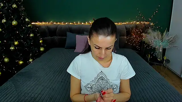 Rebecca Diamond online show from 01.12.25