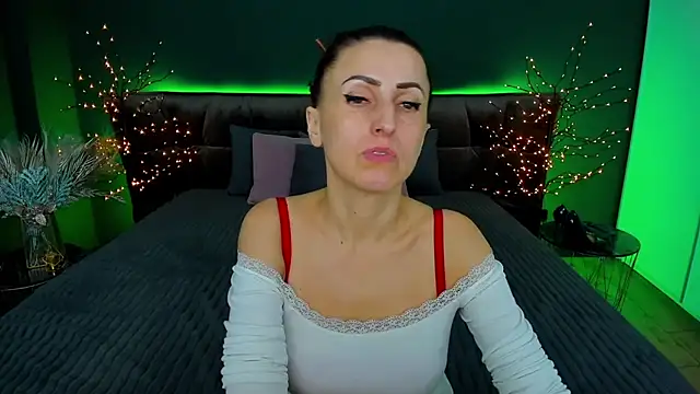 Rebecca Diamond online show from 01.26.25