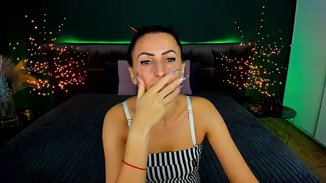 Rebecca Diamond online show from 10.05.25