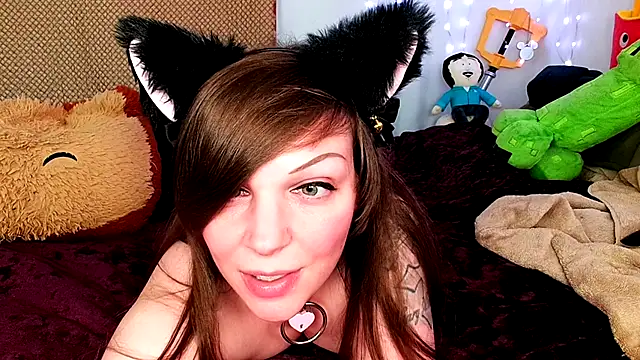 Snapshot of GamerGirlRoxyAndLee chatting on 01.28.25 GamerGirlRoxyAndLee online show from 01.28.25