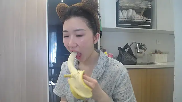 Snapshot of Asiagirll chatting on 06.04.26 Asiagirll online show from 06.04.26