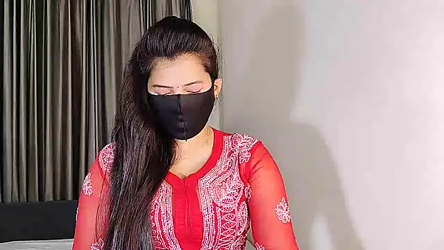 YourLovelyQueen online show from 01.14.25