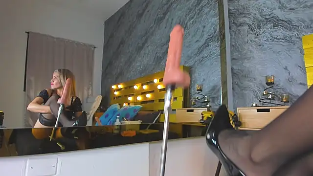 elena mature online show from 01.20.25