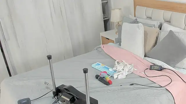 Snapshot of elena_mature chatting on 09.28.25 elena mature online show from 09.28.25