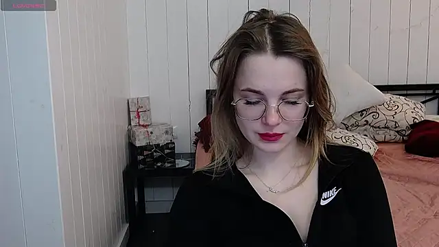 Snapshot of CindyJonson chatting on 03.17.25 CindyJonson online show from 03.17.25