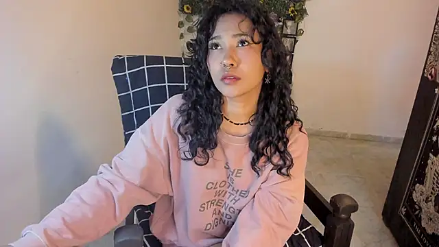 Snapshot of Mary_Rosse1 chatting on 10.13.25 Mary Rosse1 online show from 10.13.25