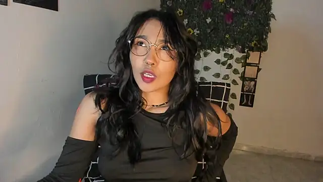 Snapshot of Mary_Rosse1 chatting on 10.20.25 Mary Rosse1 online show from 10.20.25