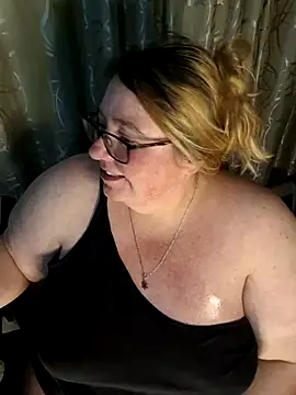 Snapshot of Iceprincess2bad4u chatting on 06.16.26 Iceprincess2bad4u online show from 06.16.26