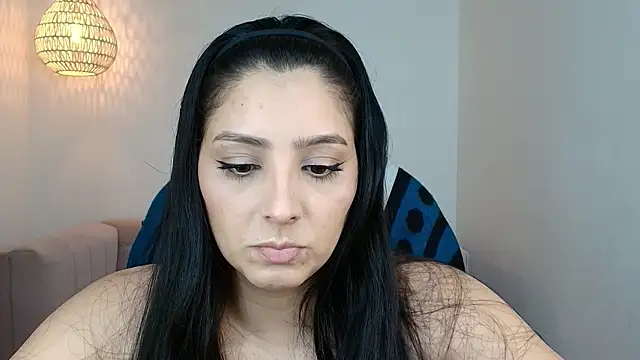 YummyAnna  online show from 04.08.26