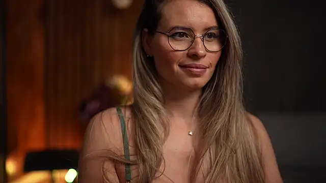 BrandyWhite online show from 03.06.25